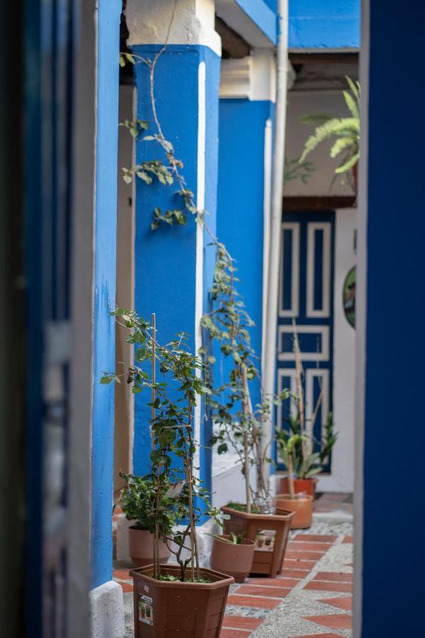 Blue Door Housing Historic Quito Hotel Exterior photo