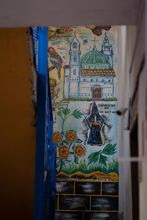Blue Door Housing Historic Quito Hotel Exterior photo